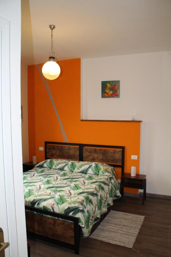 Borzano B&B Des Artistes المظهر الخارجي الصورة